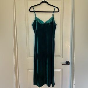 Elegant Green Velvety Slip